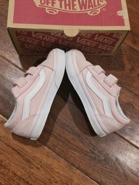 Vans Kids Classic Old Skool Velcro Sneakers - Chalk Pink Sz.8T